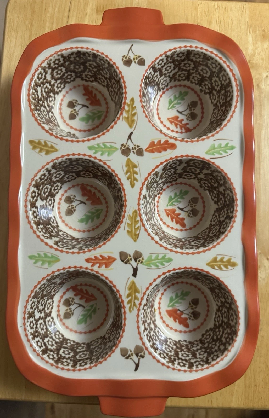 Temp-Tations by Tara - Old World HARVEST - Muffin Pan - Leaves Acorns Orange