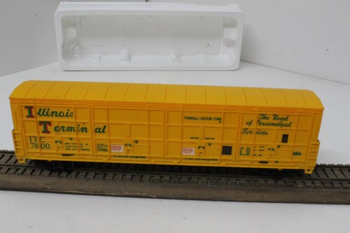 Coche Walthers Lifelike 8986 escala HO 50' Thrall Door ITC 7800 Illinois Terminal | Condition: New