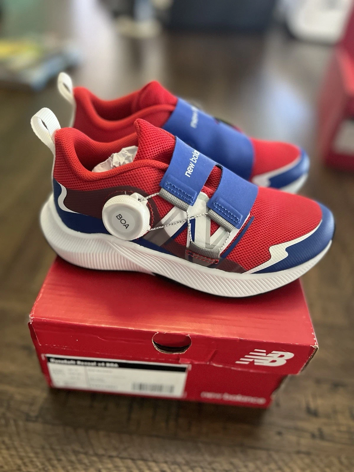 New Balance DynaSoft Reveal v4 BOA PTRVLRM4 bambino taglia 11 5 rosso blu nuovo con scatola