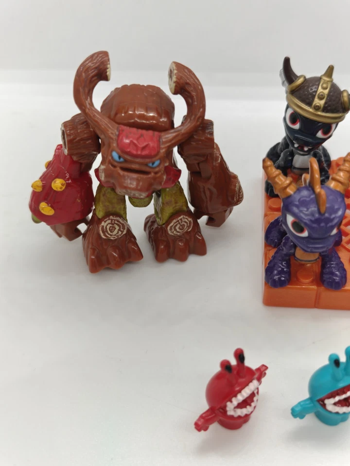 Mega Bloks SKYLANDERS Mini Figures and Parts Lot of 17 Pieces Sheep Spyro Grunt - Image 2 of 4