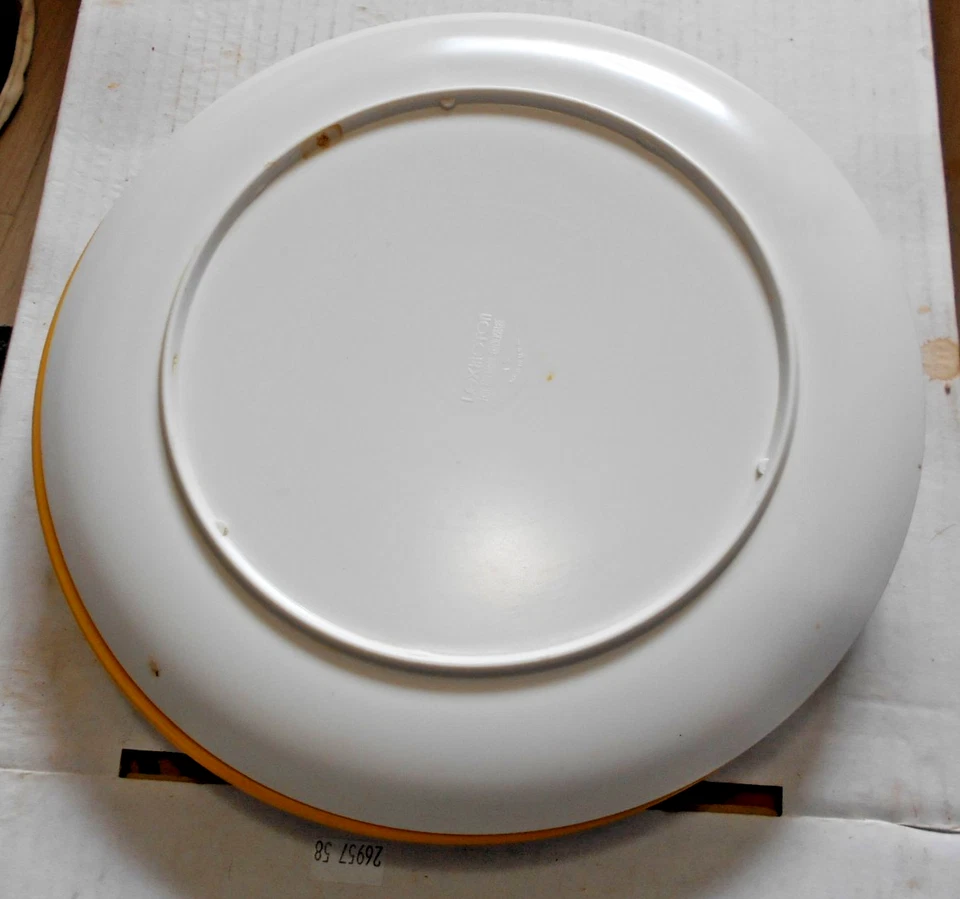 VINTAGE 2 X RONALD McDONALD COLLECTORS McDONALDS MELAMINE PLATES 1977 - Image 3 of 3