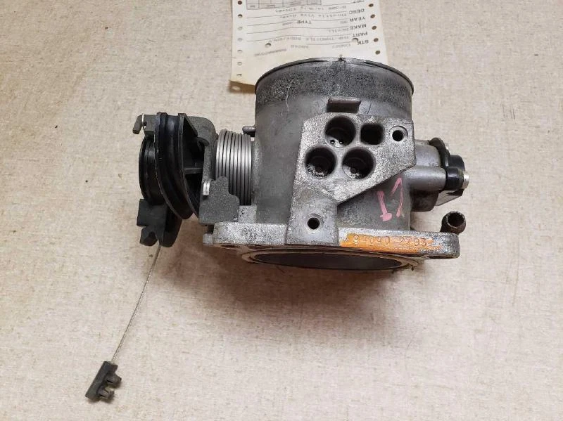 Conjunto de válvula de aceleração corpo do acelerador 8-300 4,9L compatível com Cadillac DEVILLE 1992-1995 - Imagem 3 de 4