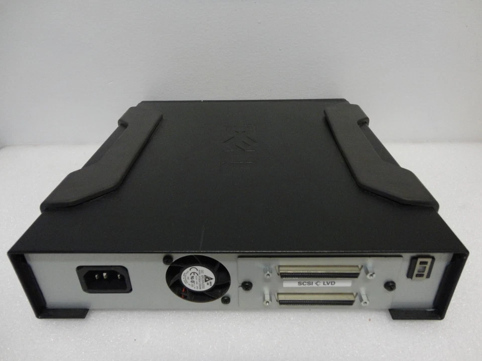 Dell IBM No Drive SCSI HH External LTO4-EH1 45E3731 0U306F U306F 45E1037  - Image 3 of 3