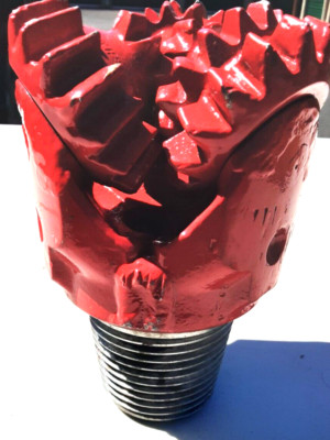Red Tricone Drill Bit Industrial Oil Gas Water Well Equipment 4 5/8 OFM 6HM