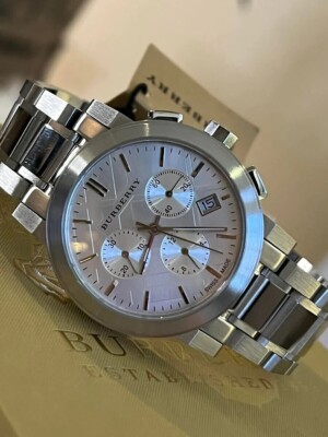 N*a様 BURBERRY クロノグラフ 時計 シルバー(型番BU9750) Brand New Burberry The City BU9750 Stainless Steel Checker Dial