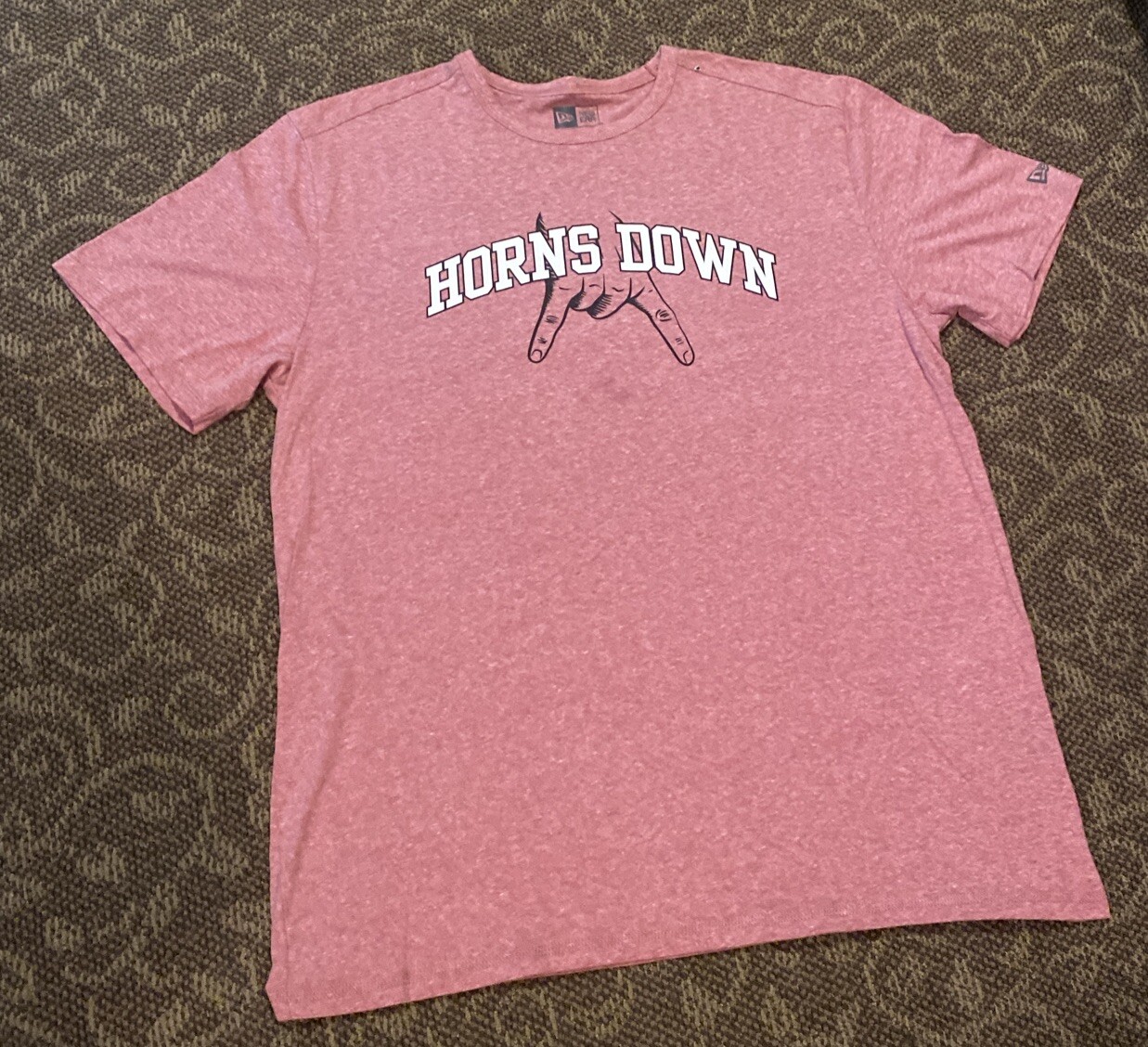 T shirt uomo nuova nuova era vecchia fila corna piumino grafica cremisi taglia XL