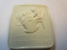 WHW plastik " Walczy z potrzebą chroni matkę i dziecko "