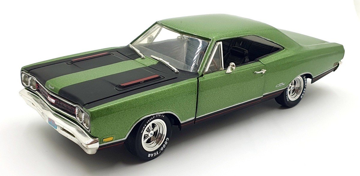 Ertl 1/18 Scale Diecast 14126F - 1969 Plymouth GTX 440 - Green