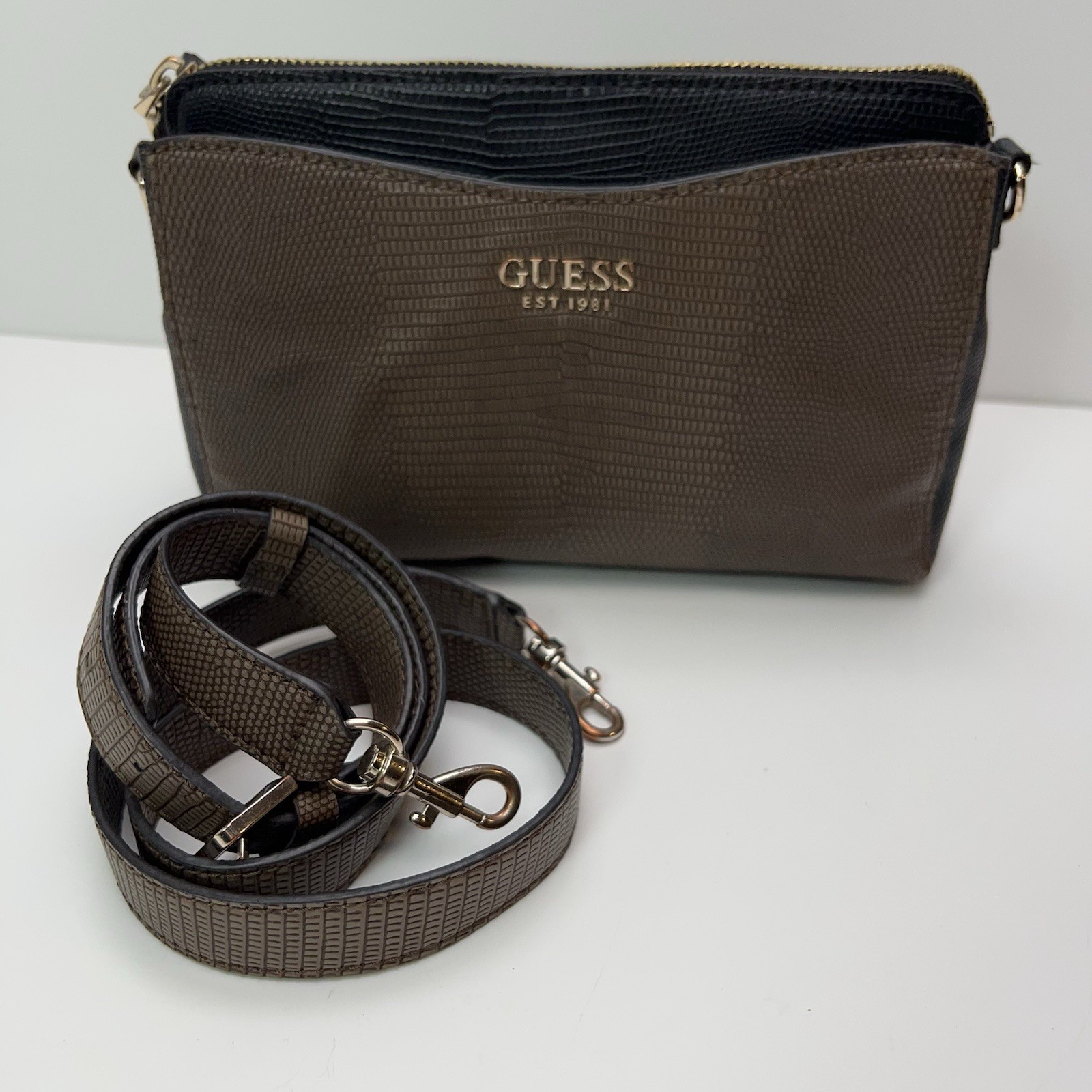 GUESS Lyndi Crossbody Bag Faux Leather Three Comp… - image 2