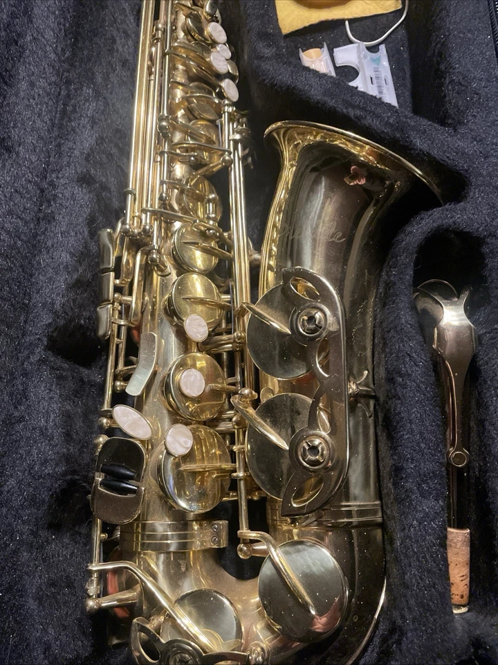 Saxofón alto Selmer Prelude AS701 tono dorado con estuche Foto 3 de 3