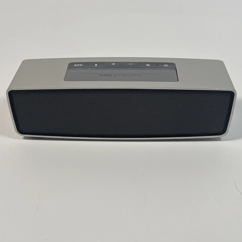 Altavoz portátil Bose SoundLink Mini Bluetooth con cargador y estuche Foto 4 de 4