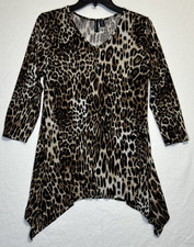 Cynthia Rowley Women's Leopard Animal Print 3/4 Sleeve Shark Bite Hem Top - M