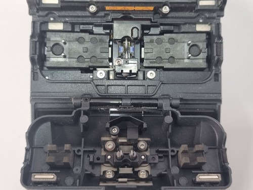 Fujikura 12S SM MM Fiber Fusion Splicer + CT-06 Cleaver & Fiber Holders FSM12S - Picture 8 of 20