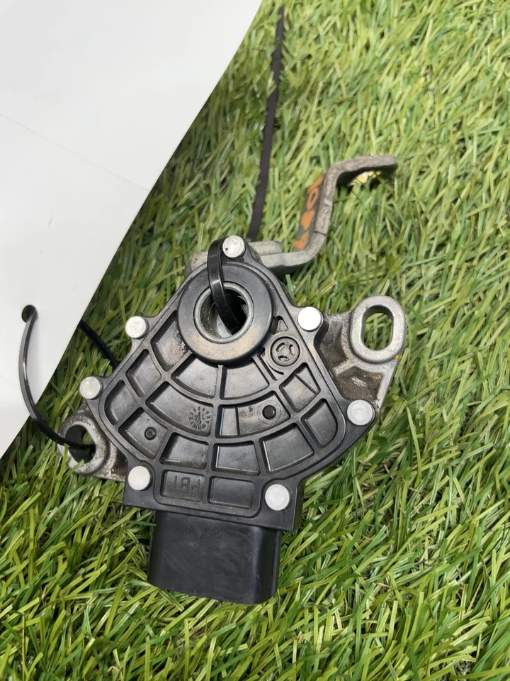 ✅ 2019 TOYOTA COROLLA NEUTRAL SAFETY SWITCH PN: 84540-52070 OEM - Image 2 of 3