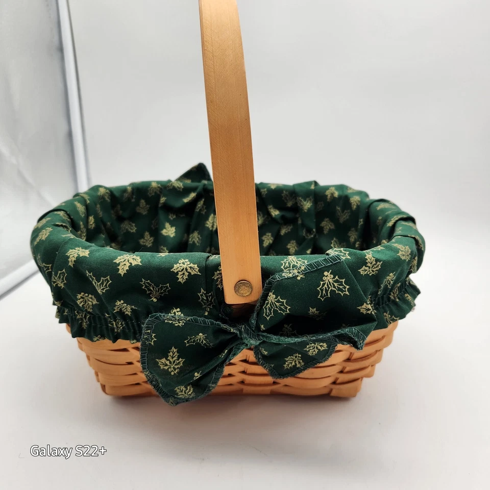 Grand basket NEW YORK Green Holly Lining Country Haven Wooden Handle Bread Fruit - Image 3 of 4