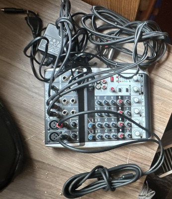 Behringer Q802USB Analoges Mischpult USB Interface 8 Kanäle XLR Klinke RCA