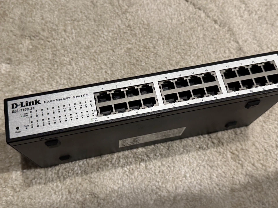 D-Link DES-1100-24 Managed Ethernet Switch 24 Port - Image 3 of 4