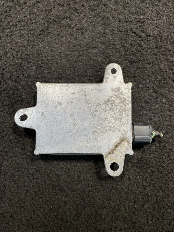 Módulo sensor radar punto ciego trasero derecho o derecho Subaru Outback 2016 OEM 87611AL01A Foto 2 de 4