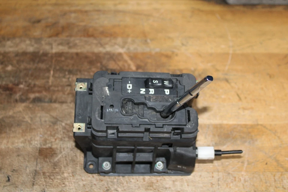 Palanca de cambios de piso Mercedes-Benz W210 E320 2001 OEM PP210 267 075 Foto 3 de 4