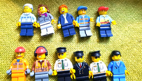 Lego Airport 3182 MegaCity Airport 2 Planes 13 Minis Ambulance CopCar 3 Building