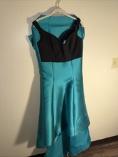 Sherri Hill Black Top Green Skirt Two Piece Formal Evening Gown Dress Sz 8