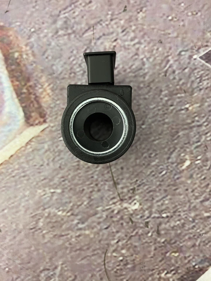 SkyJack Part # 103605 Breake Solenoid Valve 24VDC Coil Lot Of 2 - Image 4 of 4