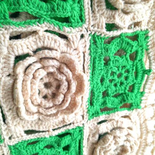 Homemade Knit Blanket Green Tan Floral 3D detail 28x16" Throw - Picture 9 of 12