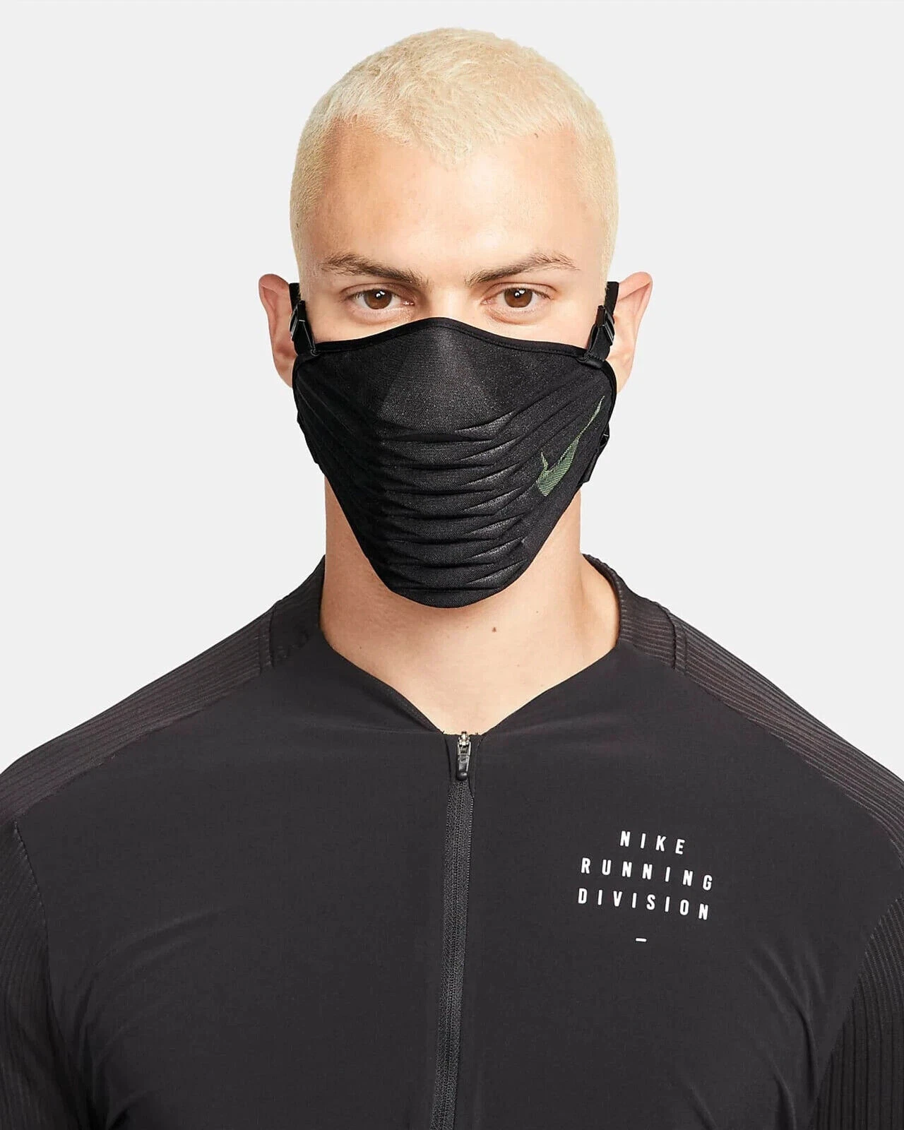 Nike Venturer Mask Size M Sports Performance Comfortable Straps DO8356 010