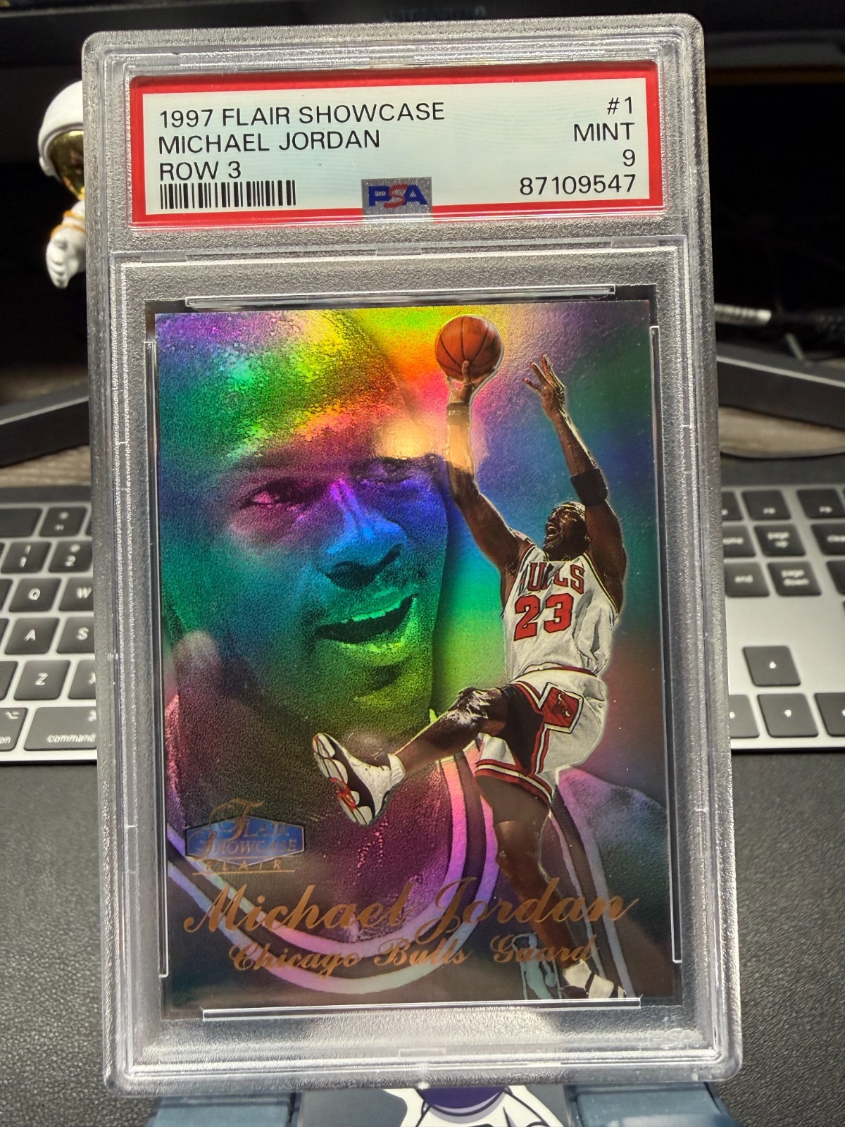 1997 FLAIR SHOWCASE ROW 3 #1 MICHAEL JORDAN PSA 9