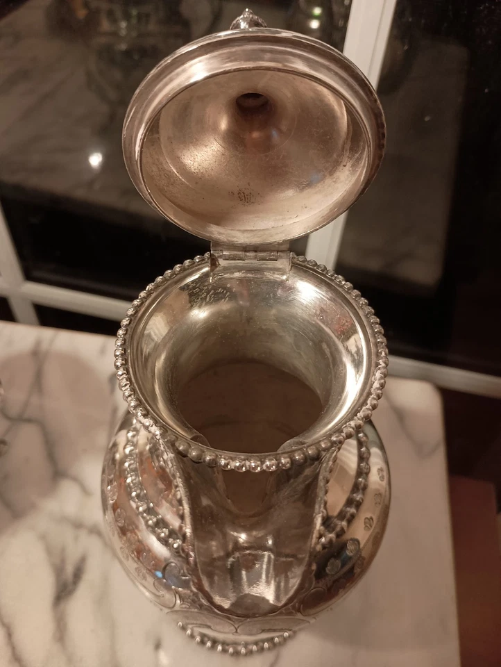 Meridan Brittania Co 1835, tetera/olla de chocolate ornamentada, plato de plata, 9,5" Foto 3 de 4