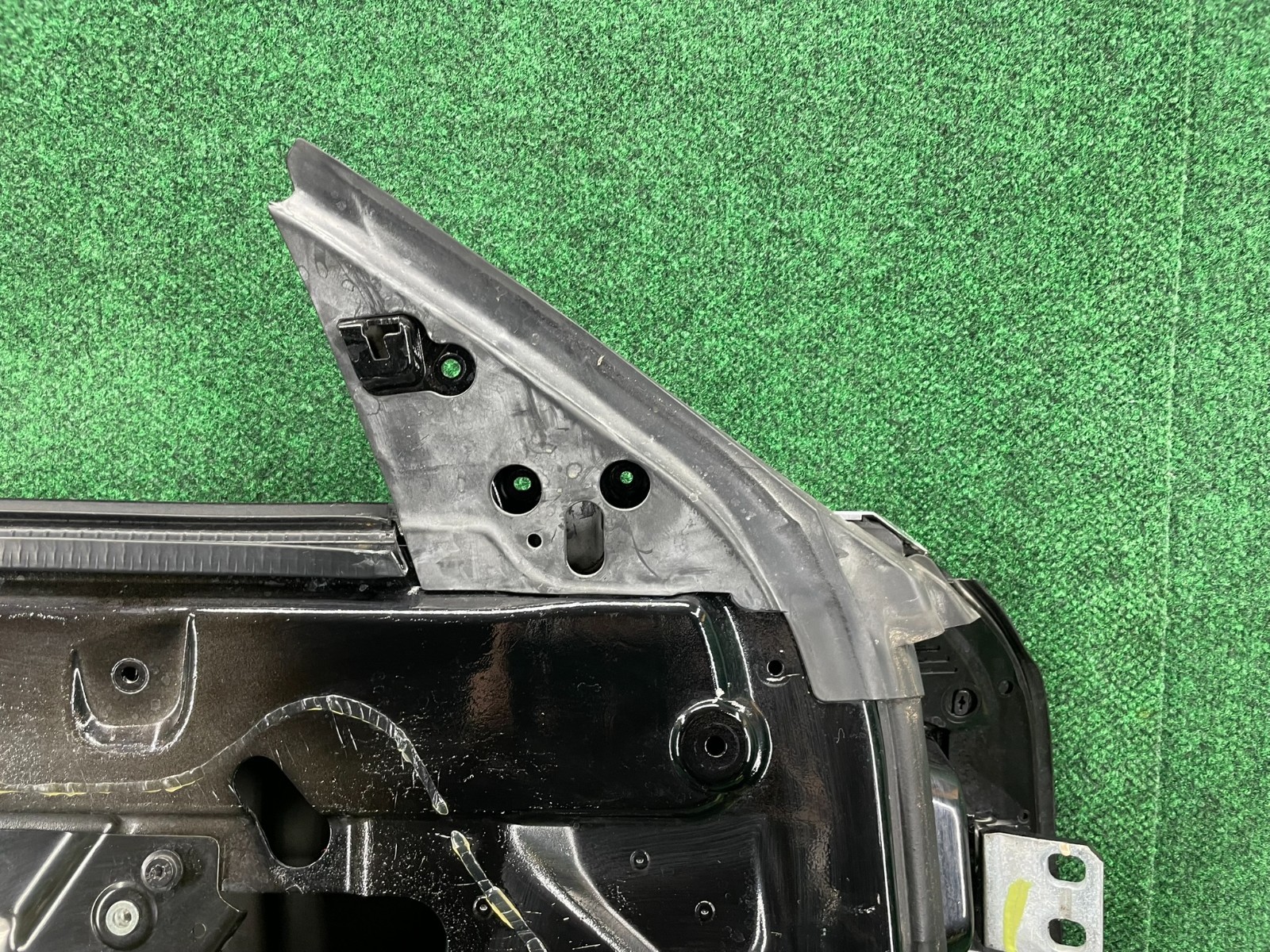 🛑 2013-2019 Maserati Ghibli Quattroporte Front Left Driver Side Door Shell OEM