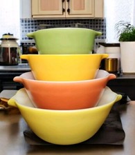 VTG Anchor Hocking Fire King Colonial Hearth Cinderella Spouted Mixing Bowls Set