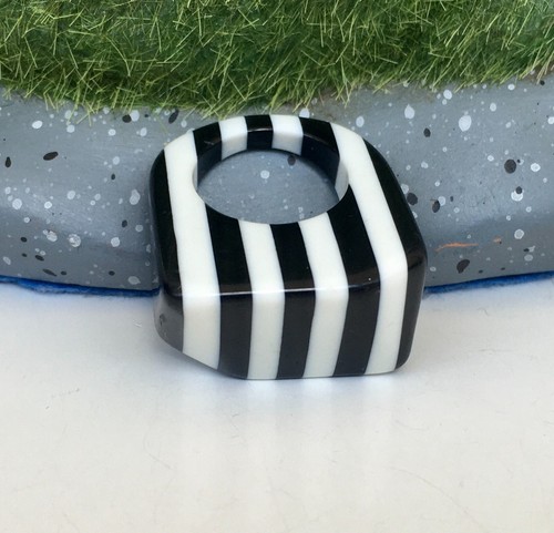 Summer Ring Size 5.5 Lucite Acrylic Plastic Ring № 60 Black and White Lines