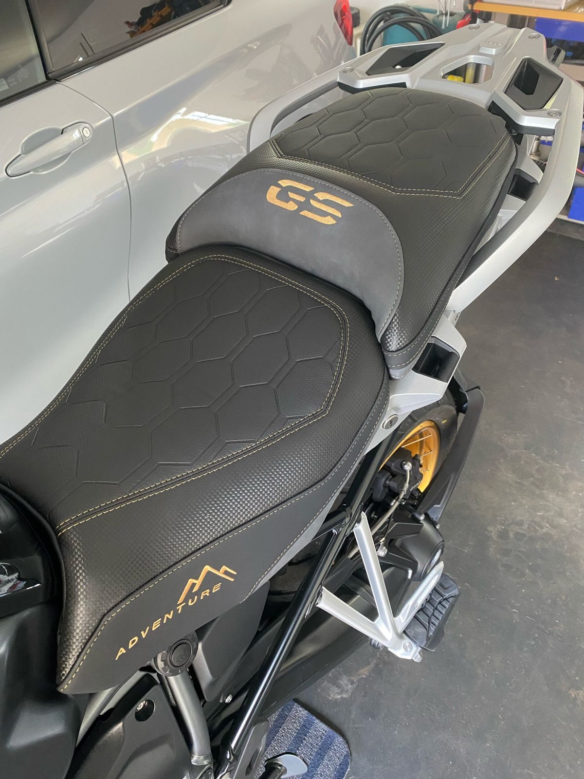 Housse de selle BMW R1250GS Adventure Top Sellerie en cuir premium confort
