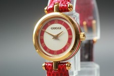NEAR MINT Gucci Quartz 2000L Shelly Line Silver Red Dial 22mm Ladies Watch