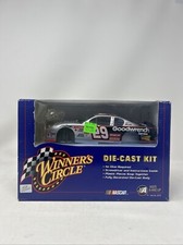 Winners Circle 2002 NASCAR 29 Kevin Harvick 1:24 Scale Die Cast Kit Car-New