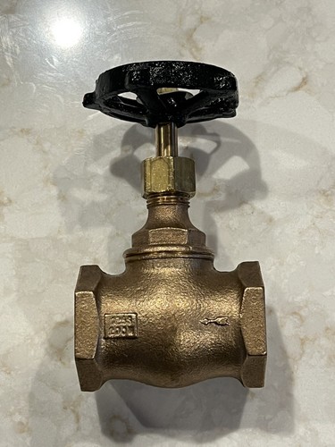 Milwaukee Valve 502 1-1/4” FNPT Bronze Globe Valve 125 SWP, 200 WOG, MADE IN USA - Picture 3 of 12