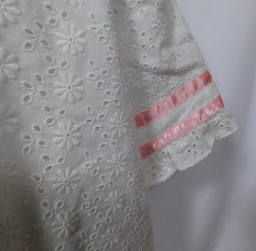 BROOKS BROTHERS POLECE Niñas Blanco Ojales Rosa Borde Mangas Cortas Cambio Vestido Talla 10 - Imagen 6 de 8