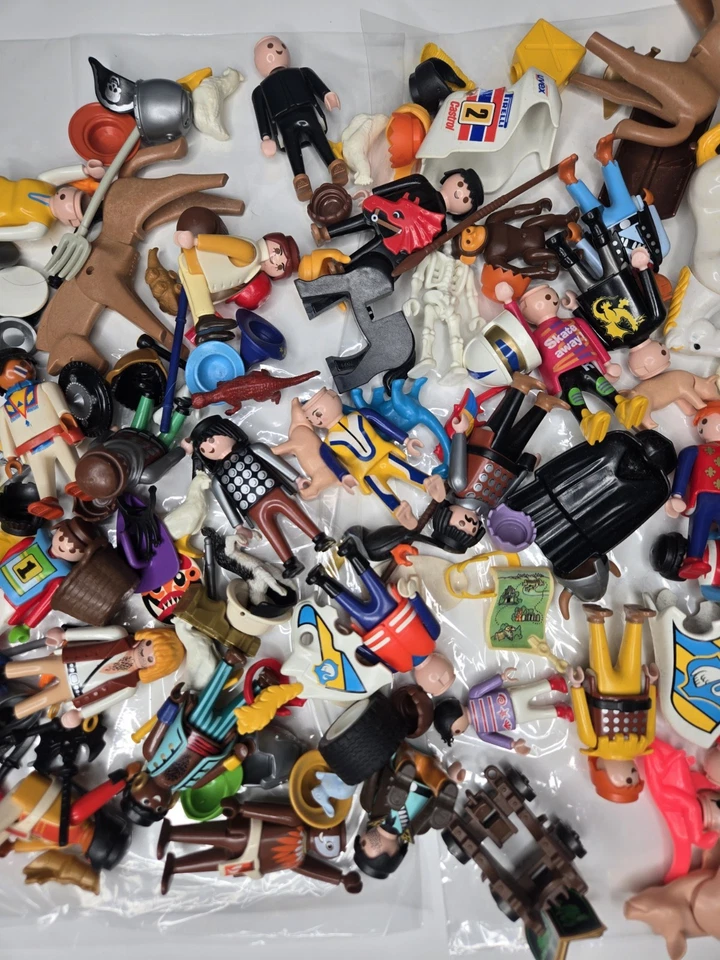 Playmobil Toys Lot of 100+ Figures Animals Pieces Accessories Knights Horses Lot - Image 3 of 4