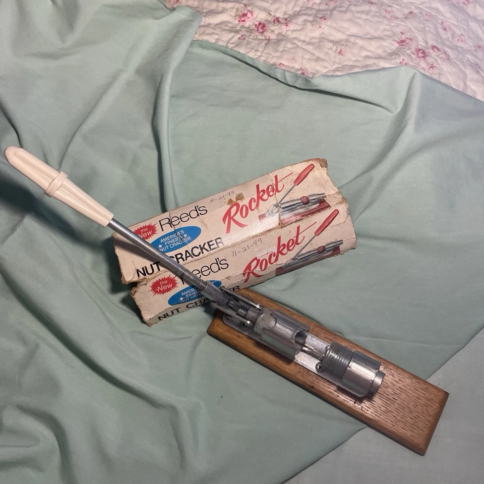 Vintage 70s Reeds Rocket Nut Cracker R-800 White Handle Oak Base Little Rock AR - Image 3 of 4