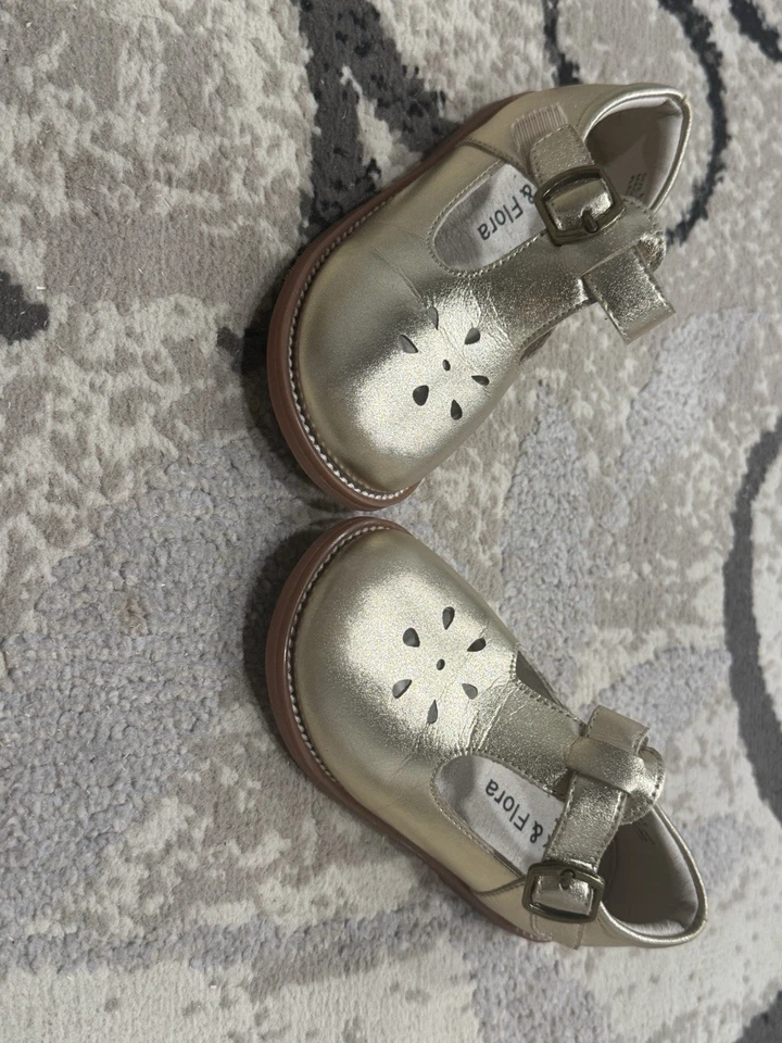Zapatos Felix & Floral Dorado con Parte Inferior Marrón Niño Pequeño Talla 7 Foto 4 de 4