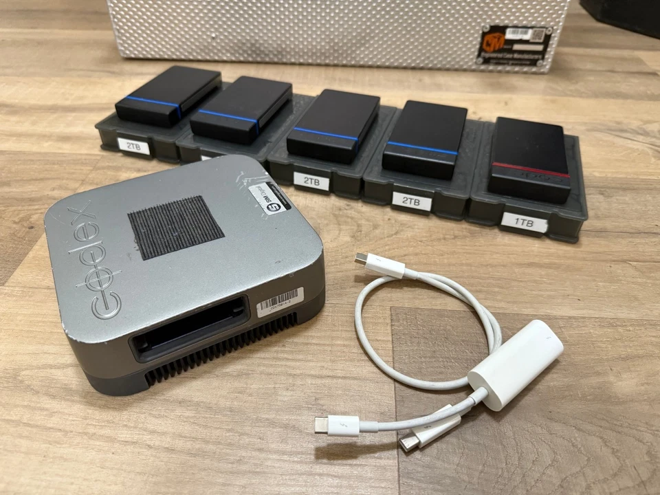 Arri Alexa SXT Plus 4K UHD con 9 TB de medios Codex ¡y más! Foto 3 de 4