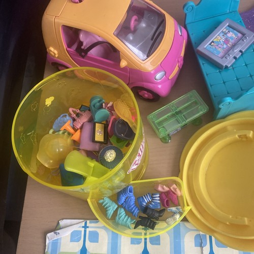 Polly Pocket large Bundle Ski Lift Dolls Accesories Car and More ... - Picture 11 of 18