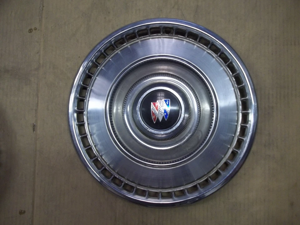 Buick LeSabre Electra 1966 66 tapacubos llanta cubierta de rueda tapacubos 15" fabricante de equipos originales usado 1994 4 Foto 3 de 4
