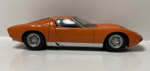 AutoArt Millennium Series 1:18 Scale Diecast ORANGE Lamborghini Miura SV - Picture 15 of 18