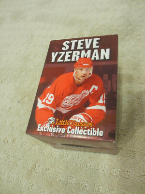 Steve Yzerman Little Caesars Detroit Red Wings Statue Figurine Figure Hockey NIB