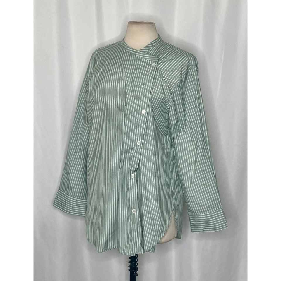 Camisa ROUCHA Verde Blanca Twist Rayas Doble Pecho Academia BB Mediana Corta Foto 3 de 4