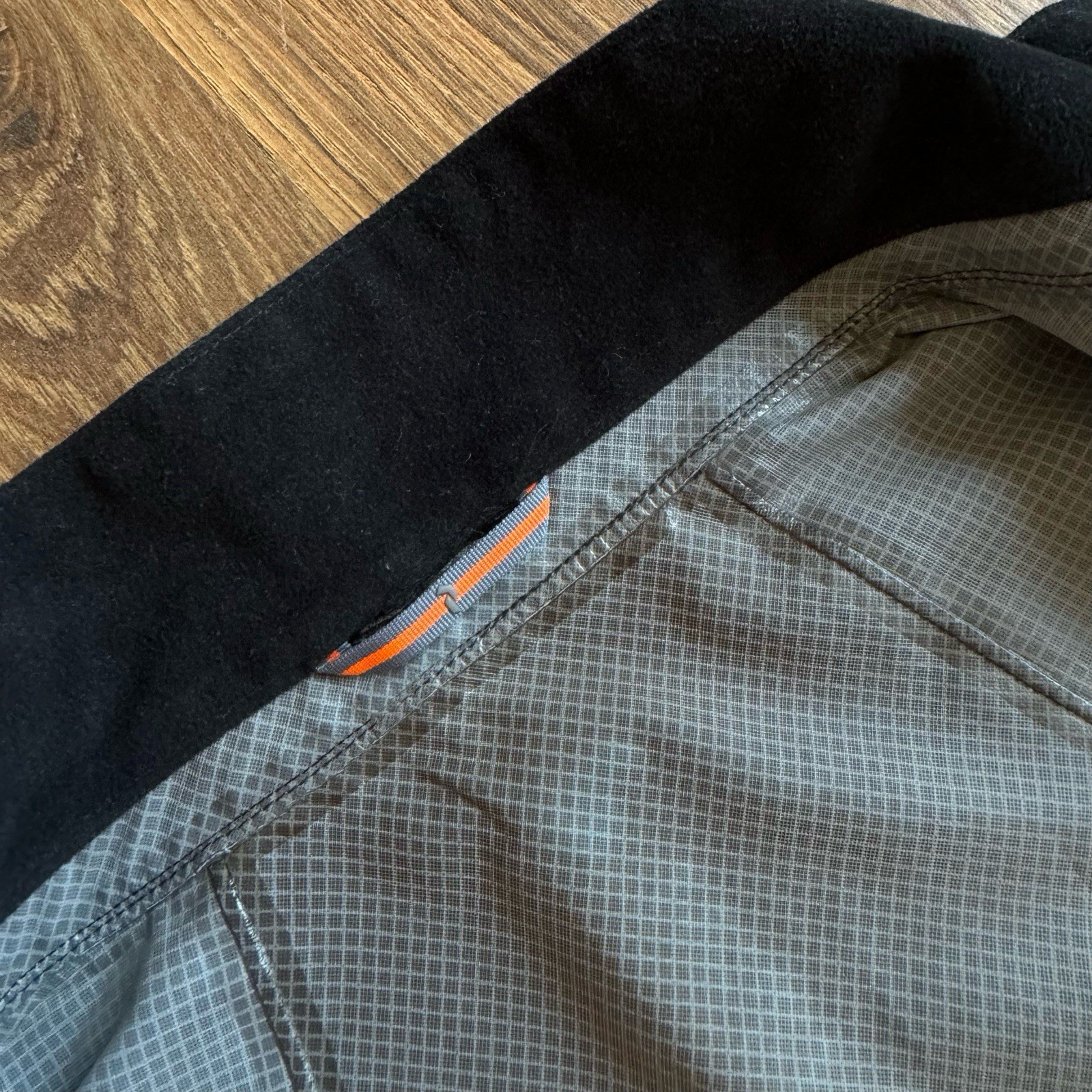 Peak Performance Lightweight Waterproof Jacket Me… - image 7