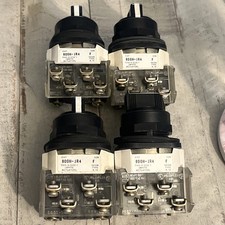  1 USED ALLEN-BRADLEY 3 POSITION SELECTOR SWITCH 800H-JR4 800H-JR4A