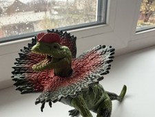 Jurassic World Growler Hybrid Dilophosaurus Figure Lights  Sounds Hasbro 2015